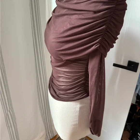 Collusion Brown Off-Shoulder Top - Picture 3 of 7